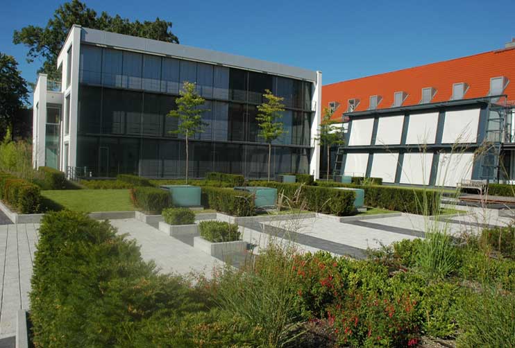 Petra Hirsch - Gartenplanung - Grün auf einer Tiefgarage