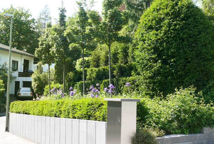 Petra Hirsch - Gartenplanung - Garten oberhalb einer Böschung