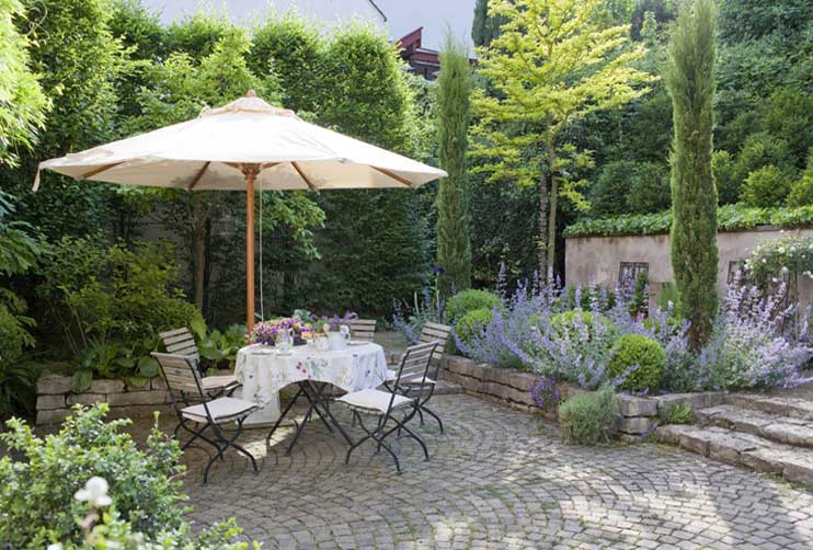 Petra Hirsch - Gartenplanung - Hofgarten im Rheingau